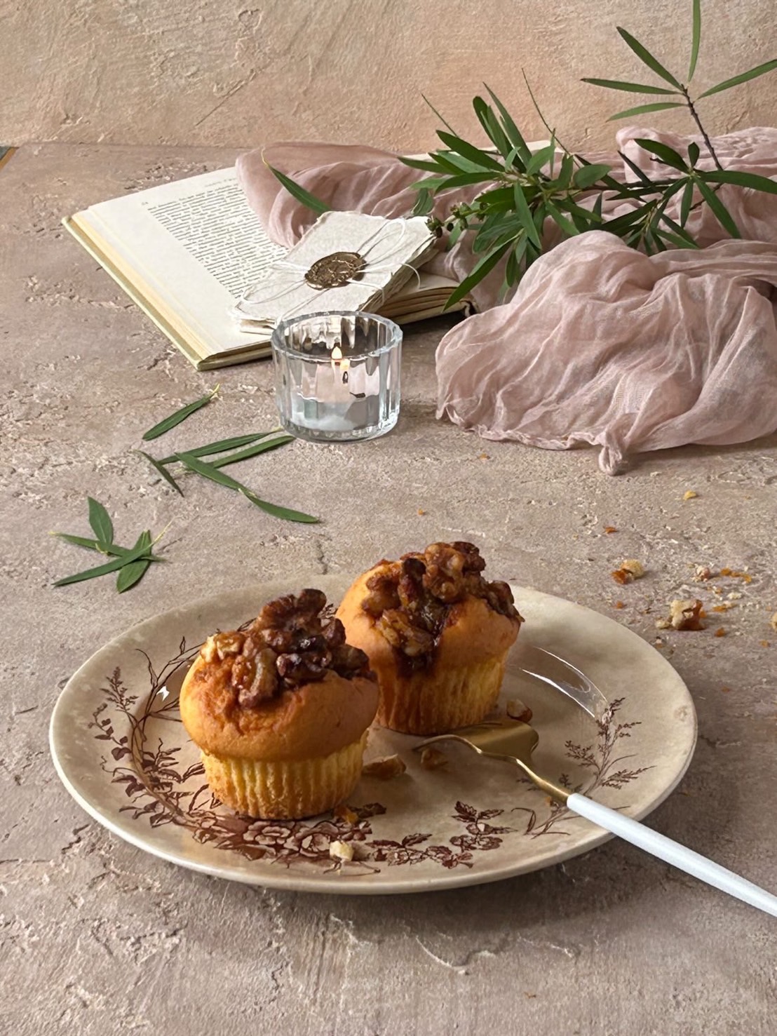 お店で手作りしたおかず系マフィンや、青森から直送された生搾りりんごジュースなどの美味しいフード＆ドリンクブース
