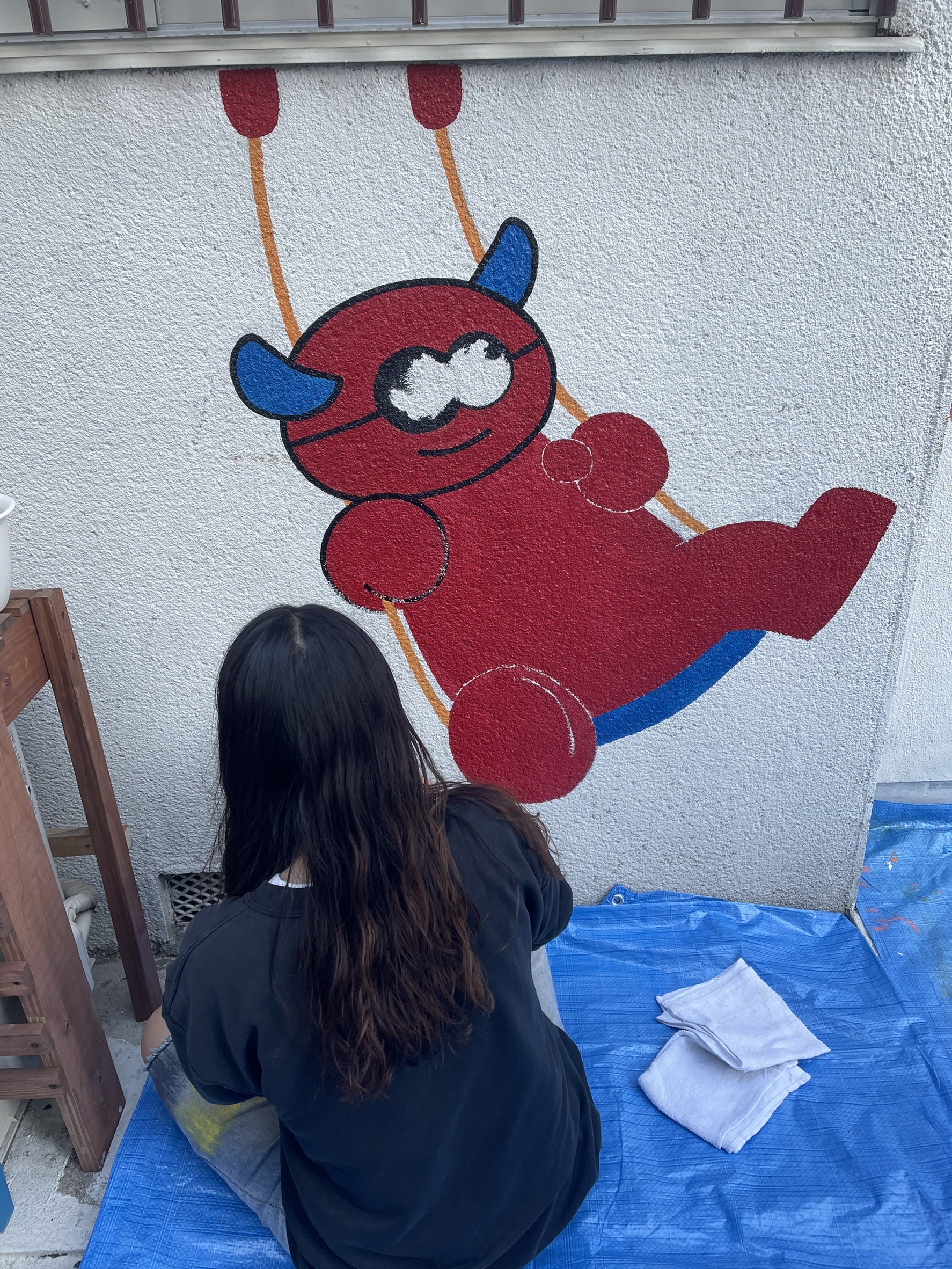 これから「ちくはぐユニバース」のアートが描かれる予定のスレタンハウスの外壁
