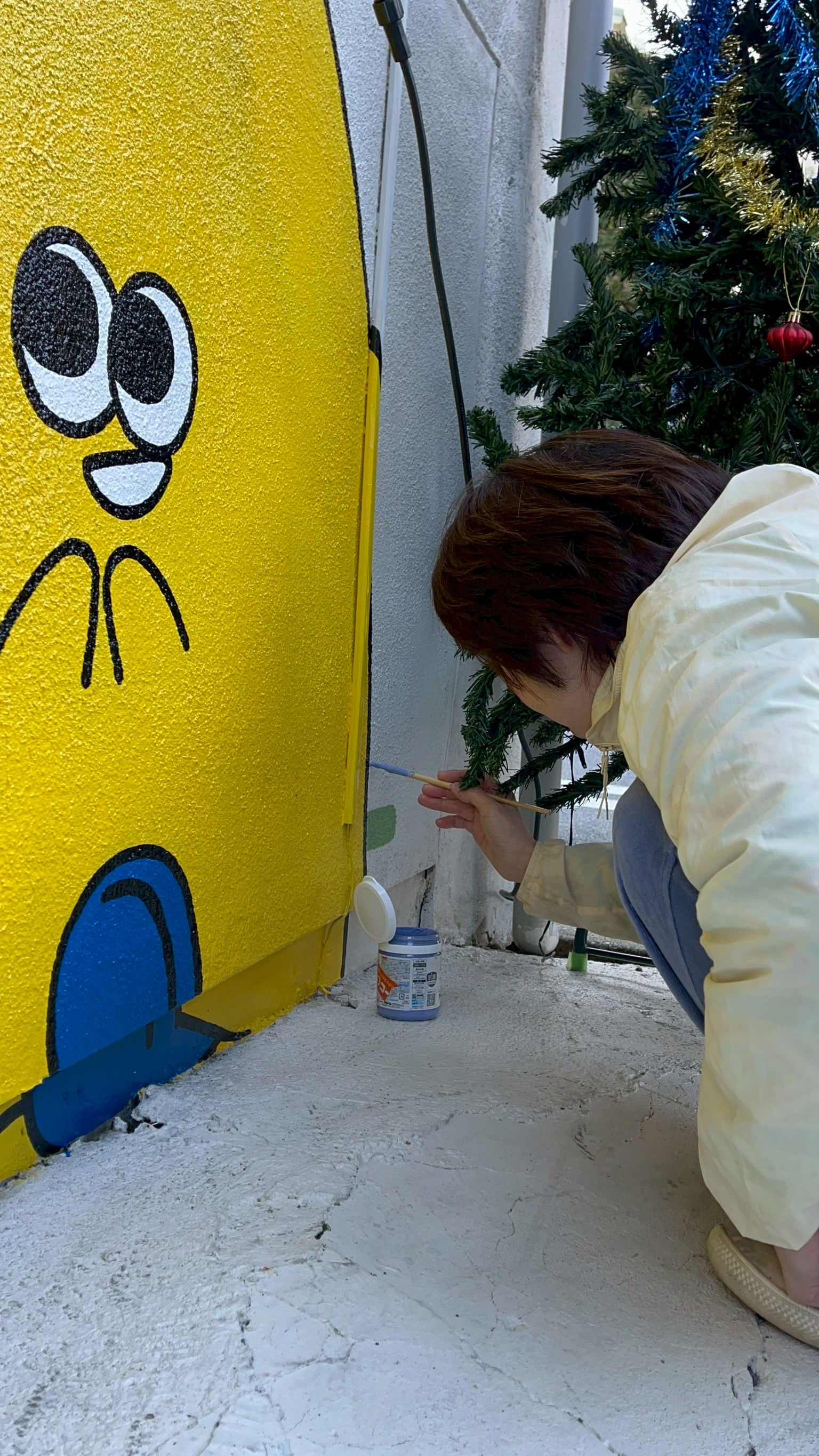 公認心理士のおたえさんは、最後のゴールに個性的なビー玉を描く。