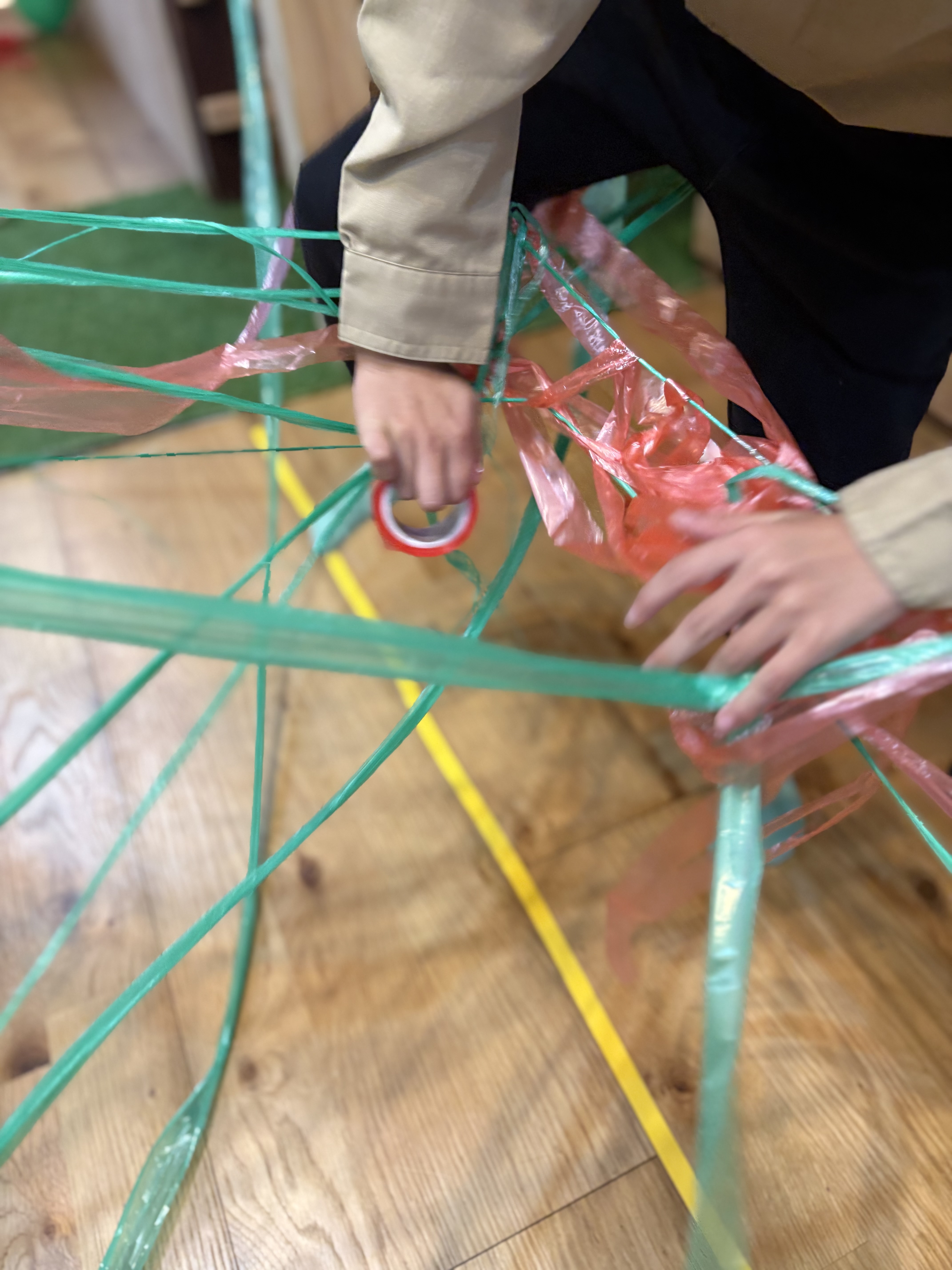 こっちは赤で行くよ!!こコミュニケーションを取りながら進めている様子。