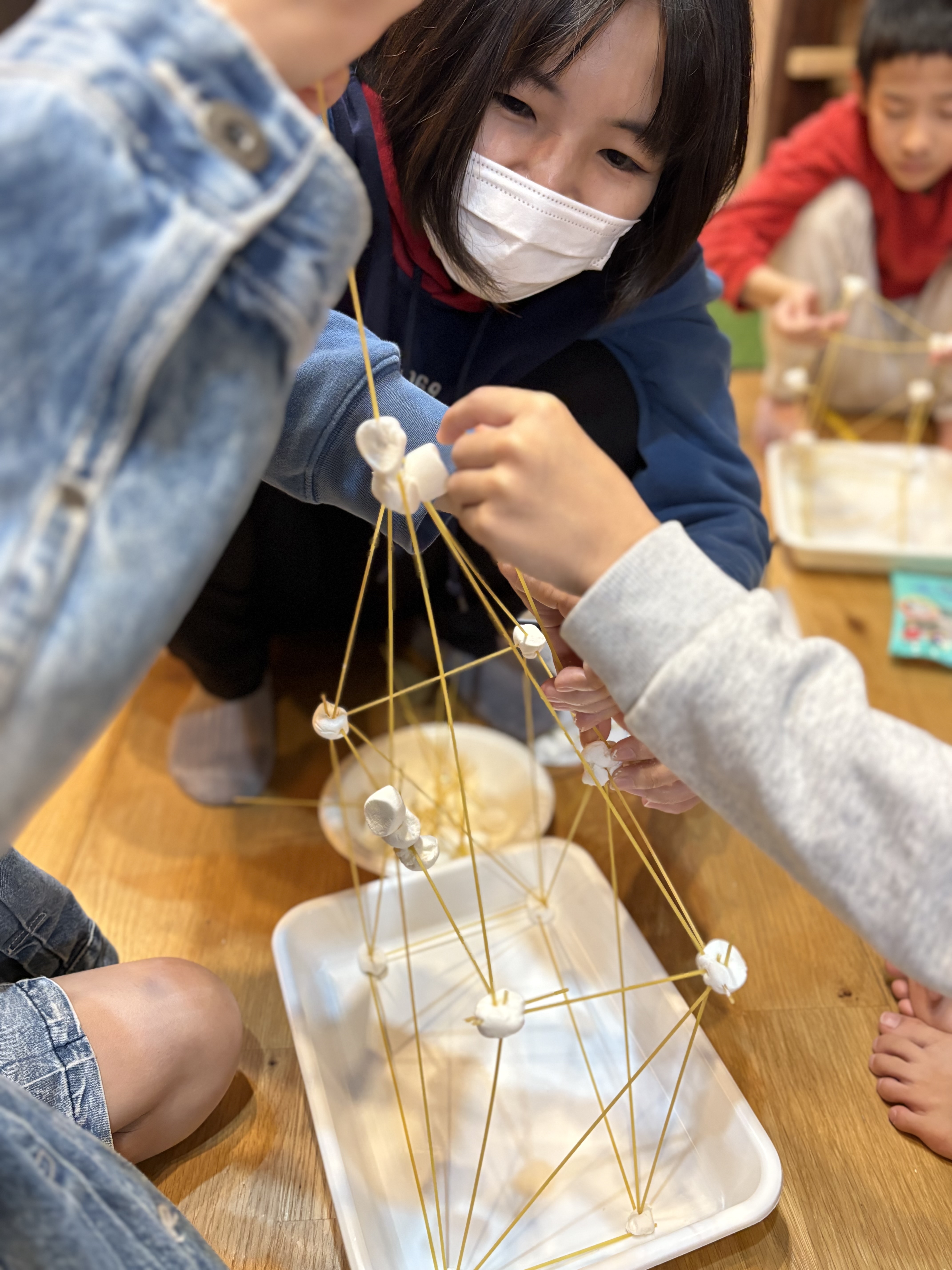 それぞれの役割が変わりながらも、一つの形が作られる面白さと、本気度がバランスよく出ている様子。