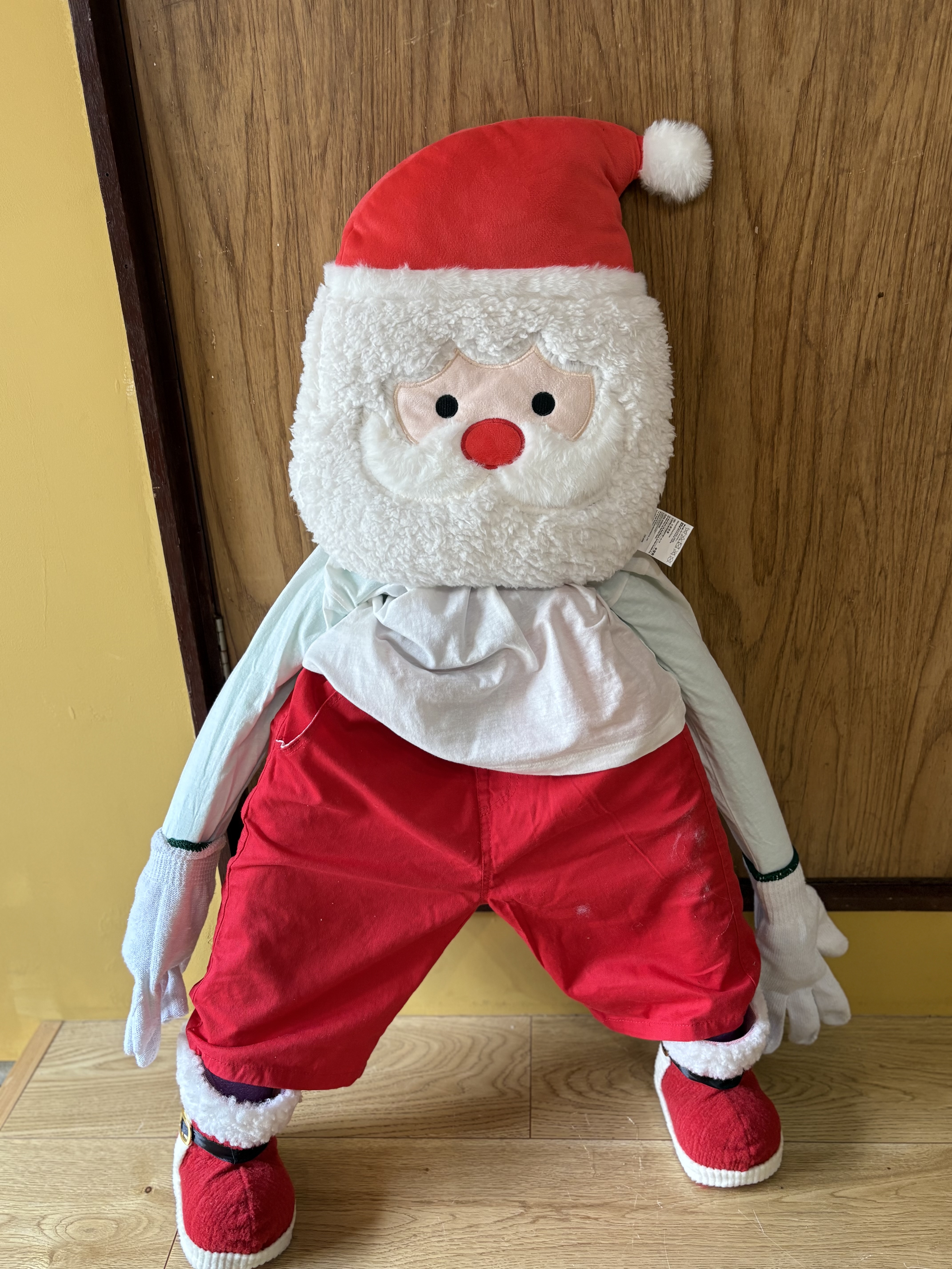 スレタンハウス入ってすぐに手作りのサンタさんがお出迎え。