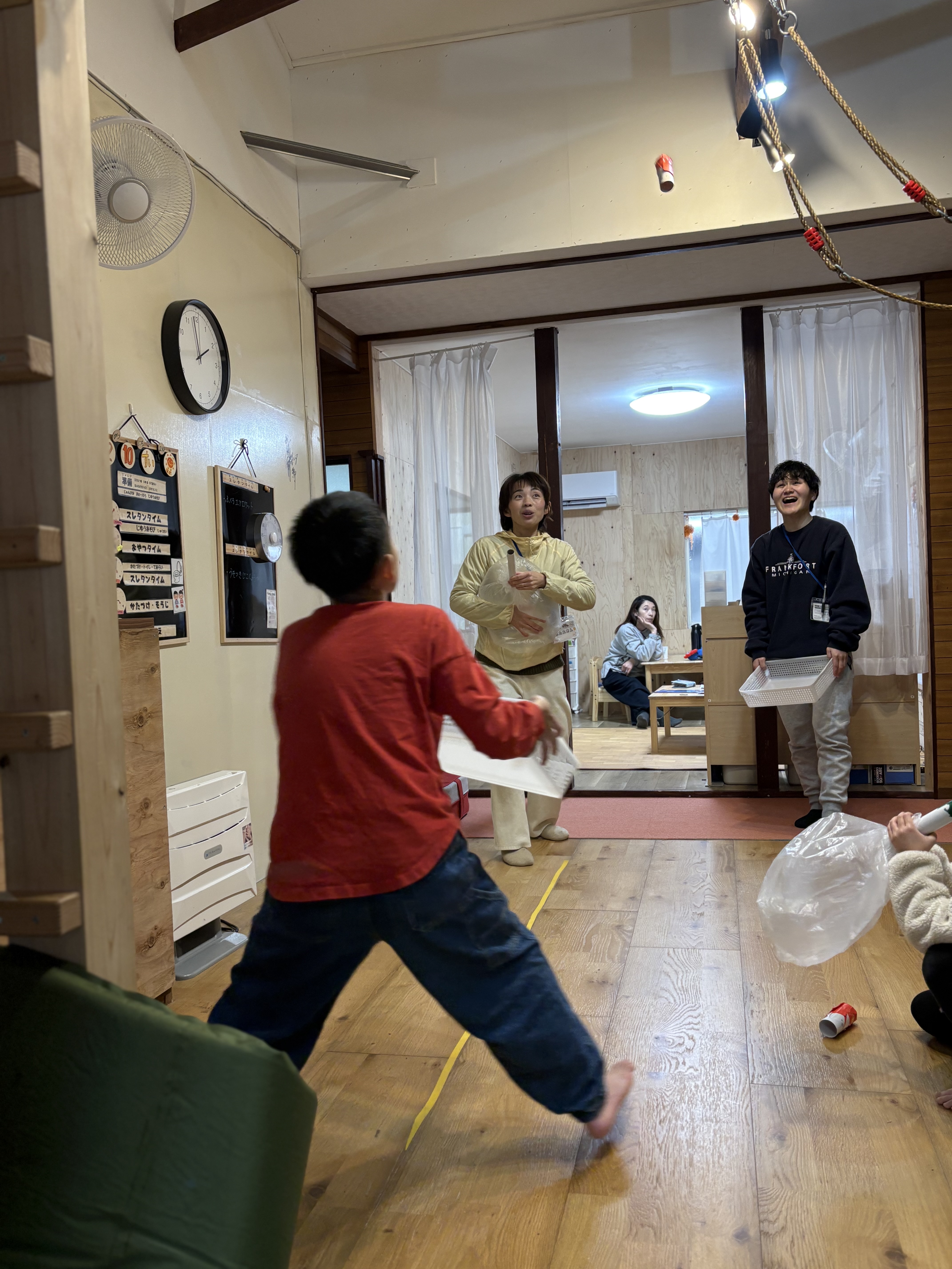 めっちゃ上に上がったよ。どうなるか見守る中、大砲が落ちてきた。