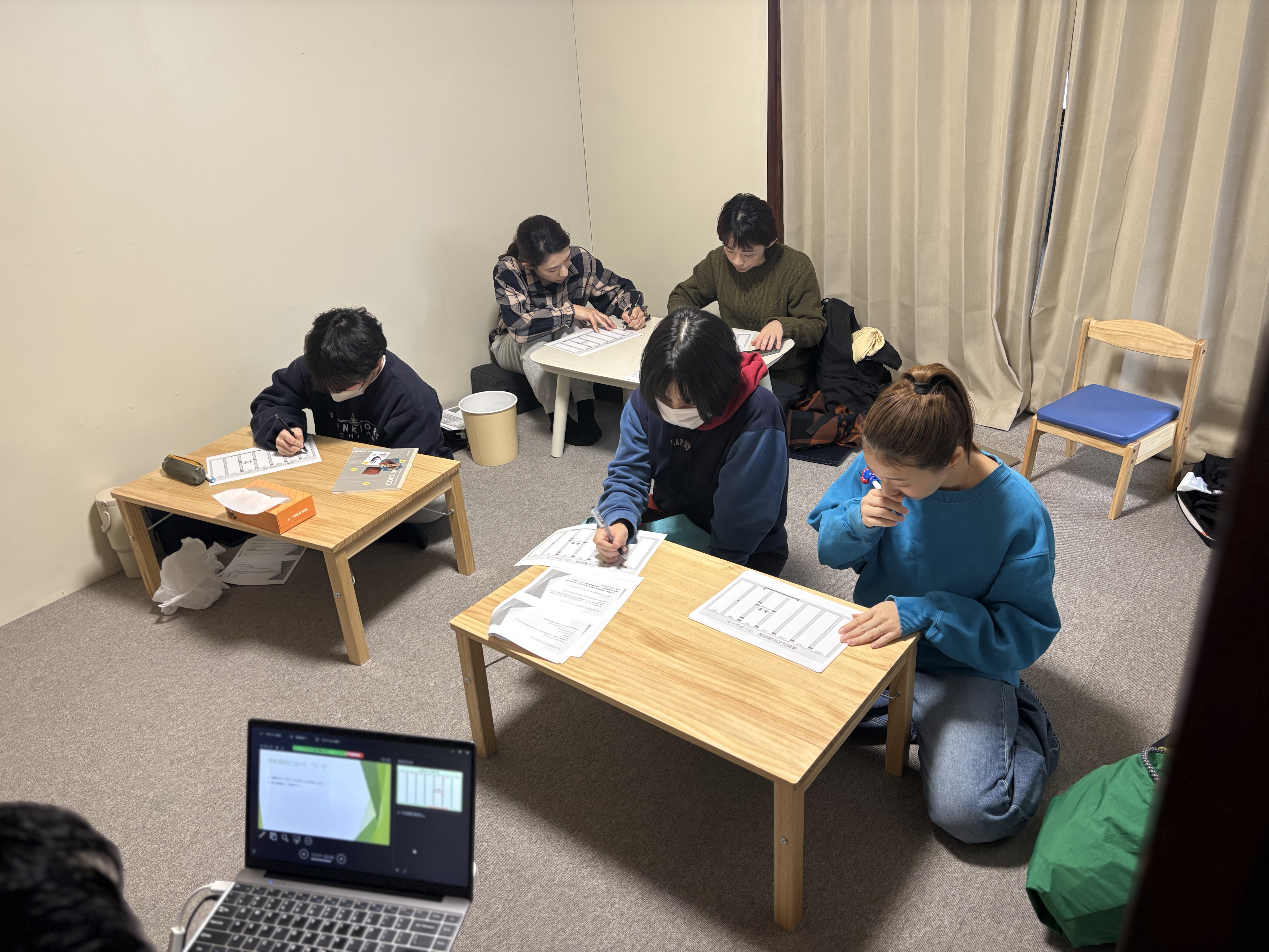 講義を聞くだけでなく、自分の頭の中も整理する時間。