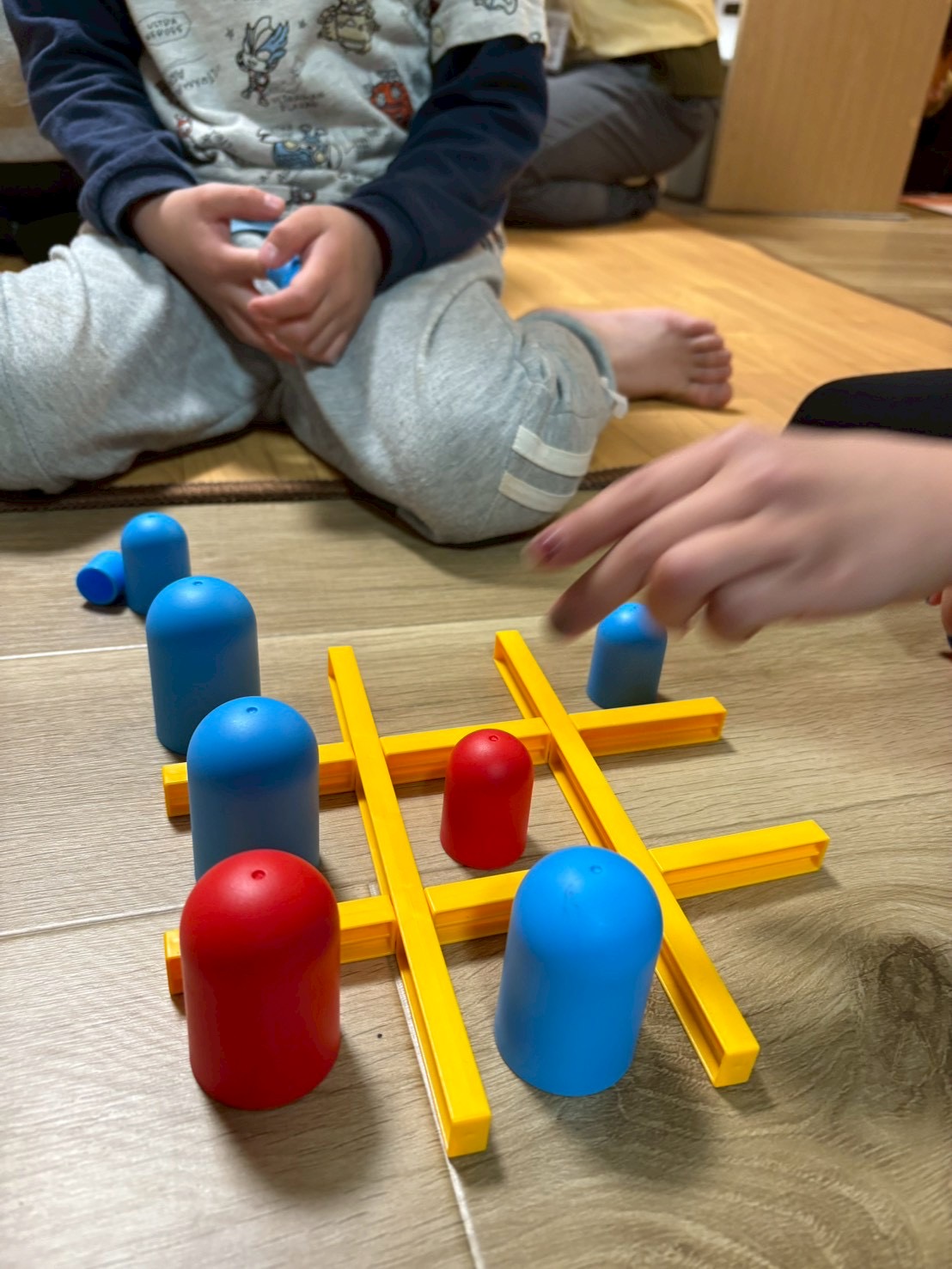 次は僕の番だねと、順番を守りながら、勝ち負けを楽しむ様子。