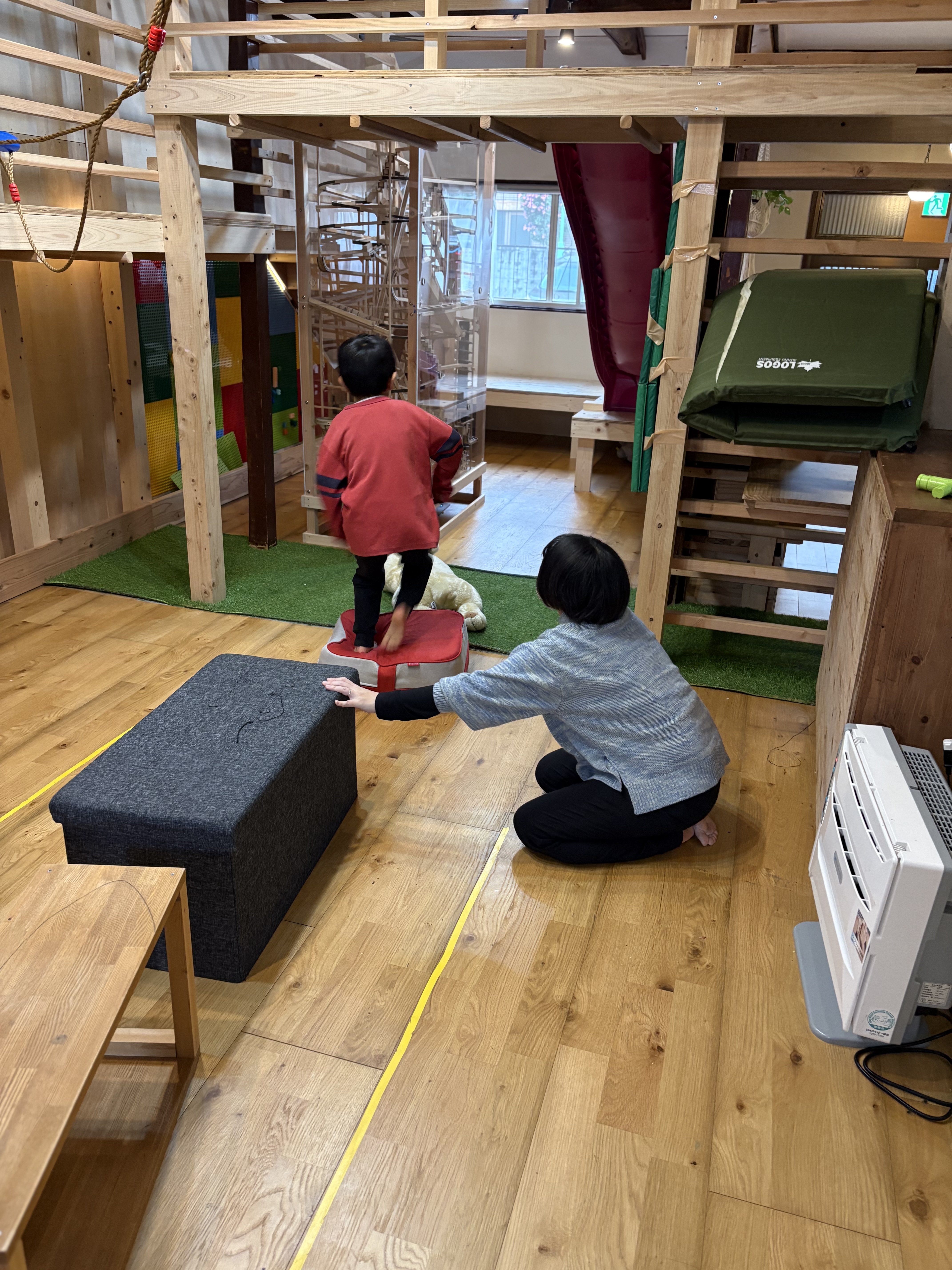 ジャンプ代を使って最後は大きく飛んで、雲梯につかんだらゴール！！