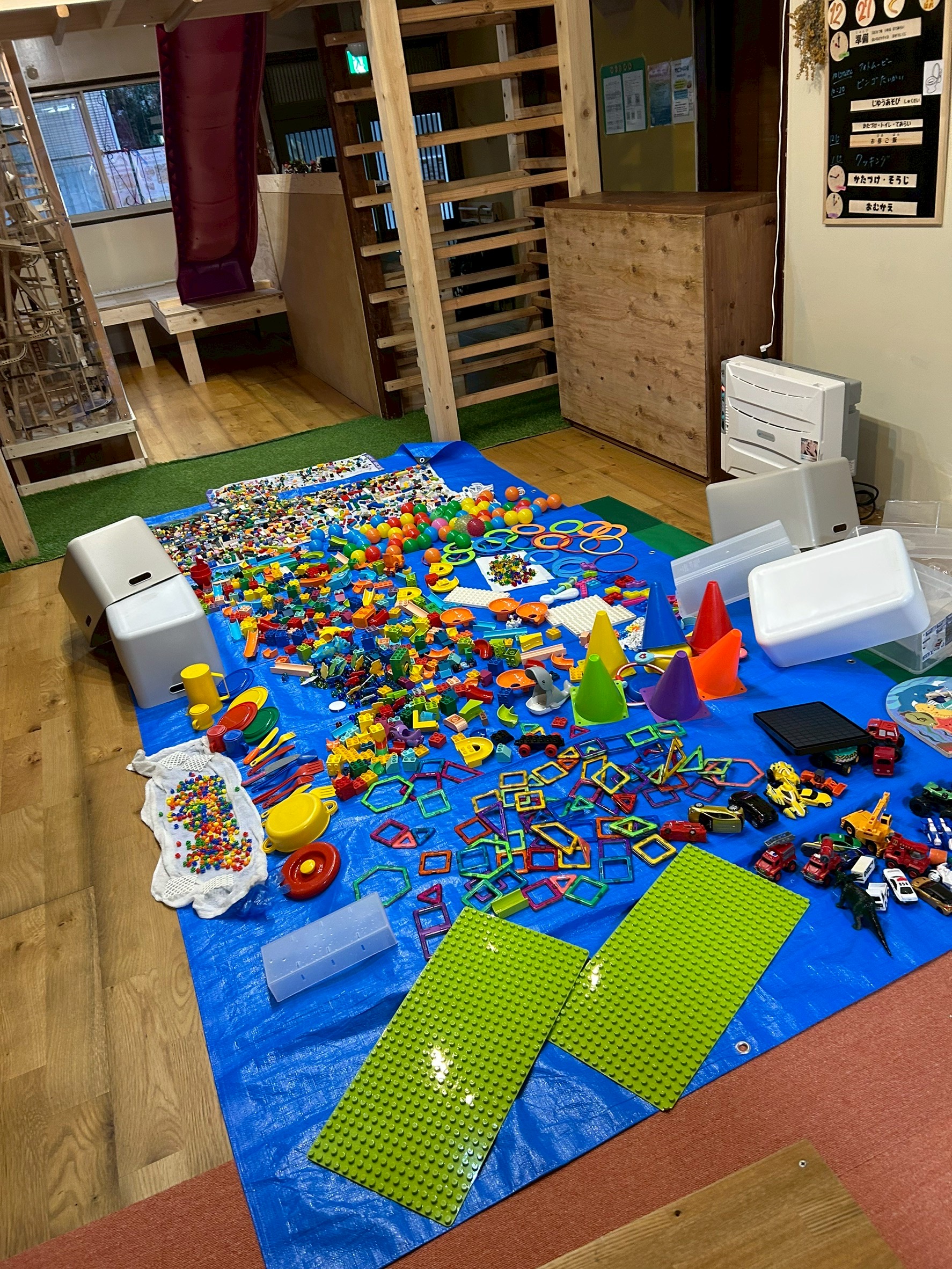 2025年のスレタンハウスの活動も終了した。来年に向けて、気持ちも玩具も新たな準備ができました。