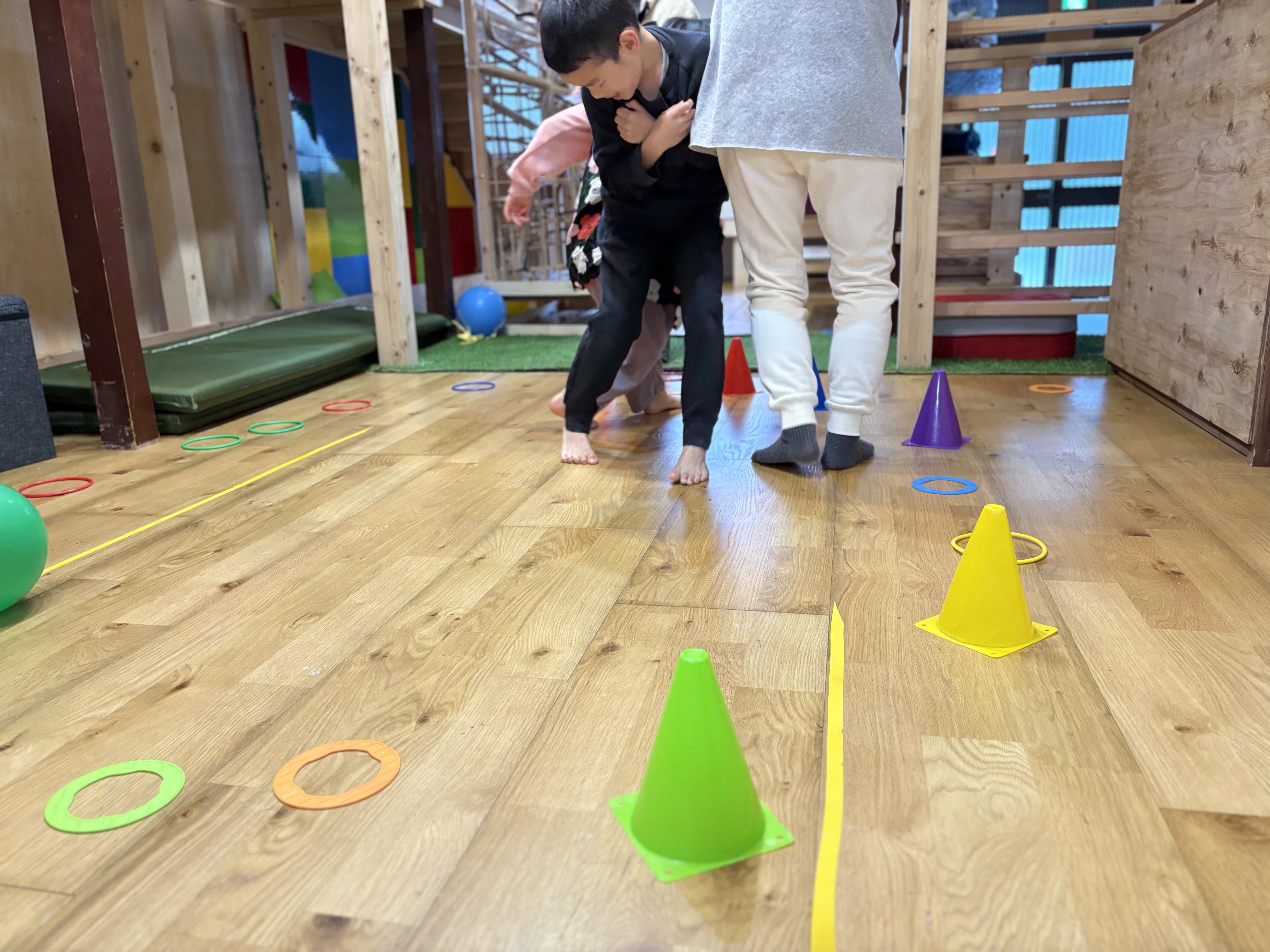 相手を強さを体で受け止めると、なぜか安心感に変わる不思議な戦いならではの笑い声が響き渡る。