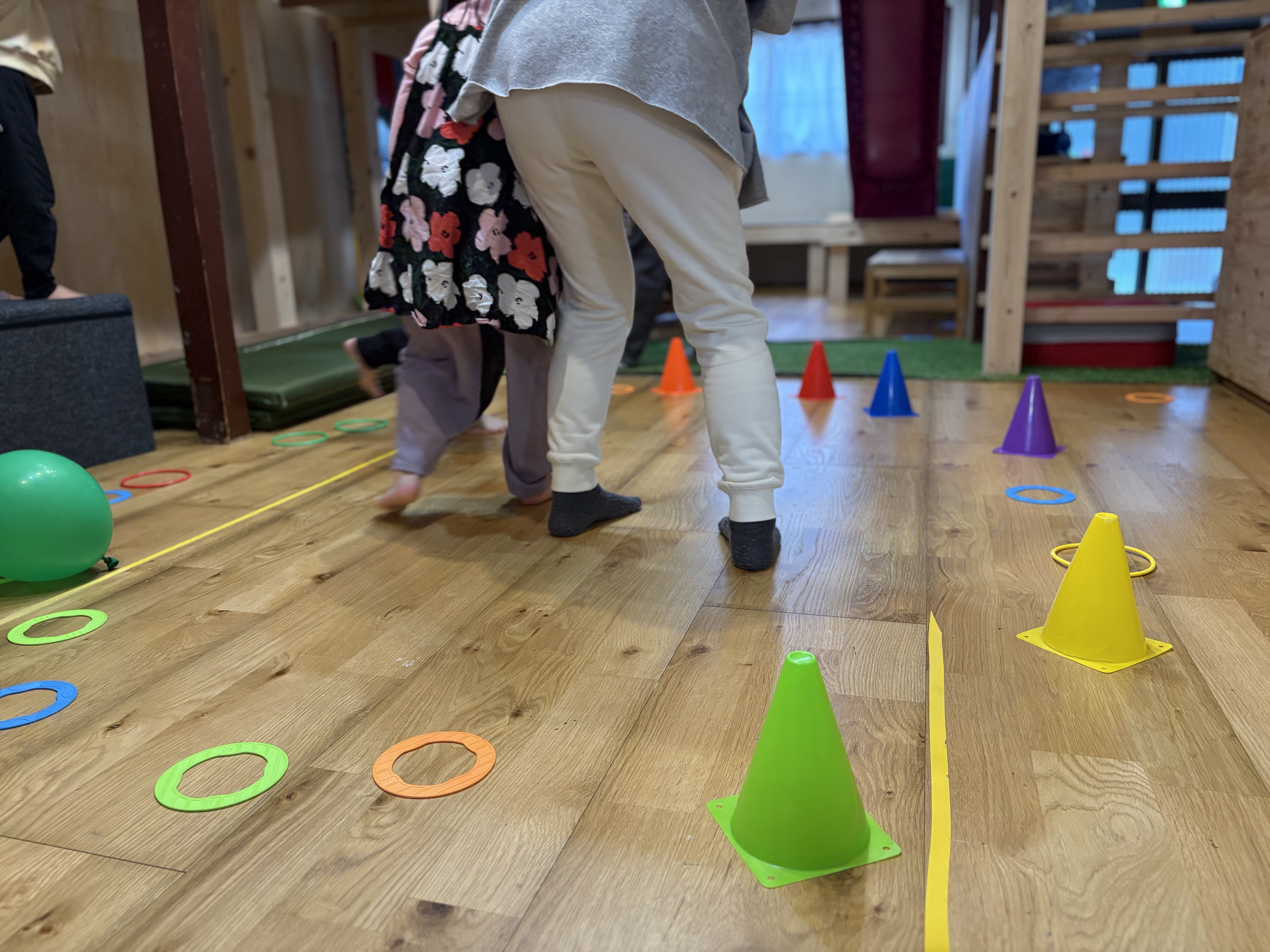 勝つための全力でぶつかり合う激しさと同じぐらい、笑い声と笑顔が広がった。