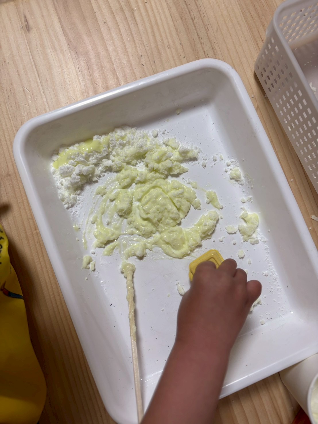 「運命の『ツン』。」

おそるおそる伸ばされた人差し指が、シャーベットの表面に触れる、奇跡の0距離ショット。