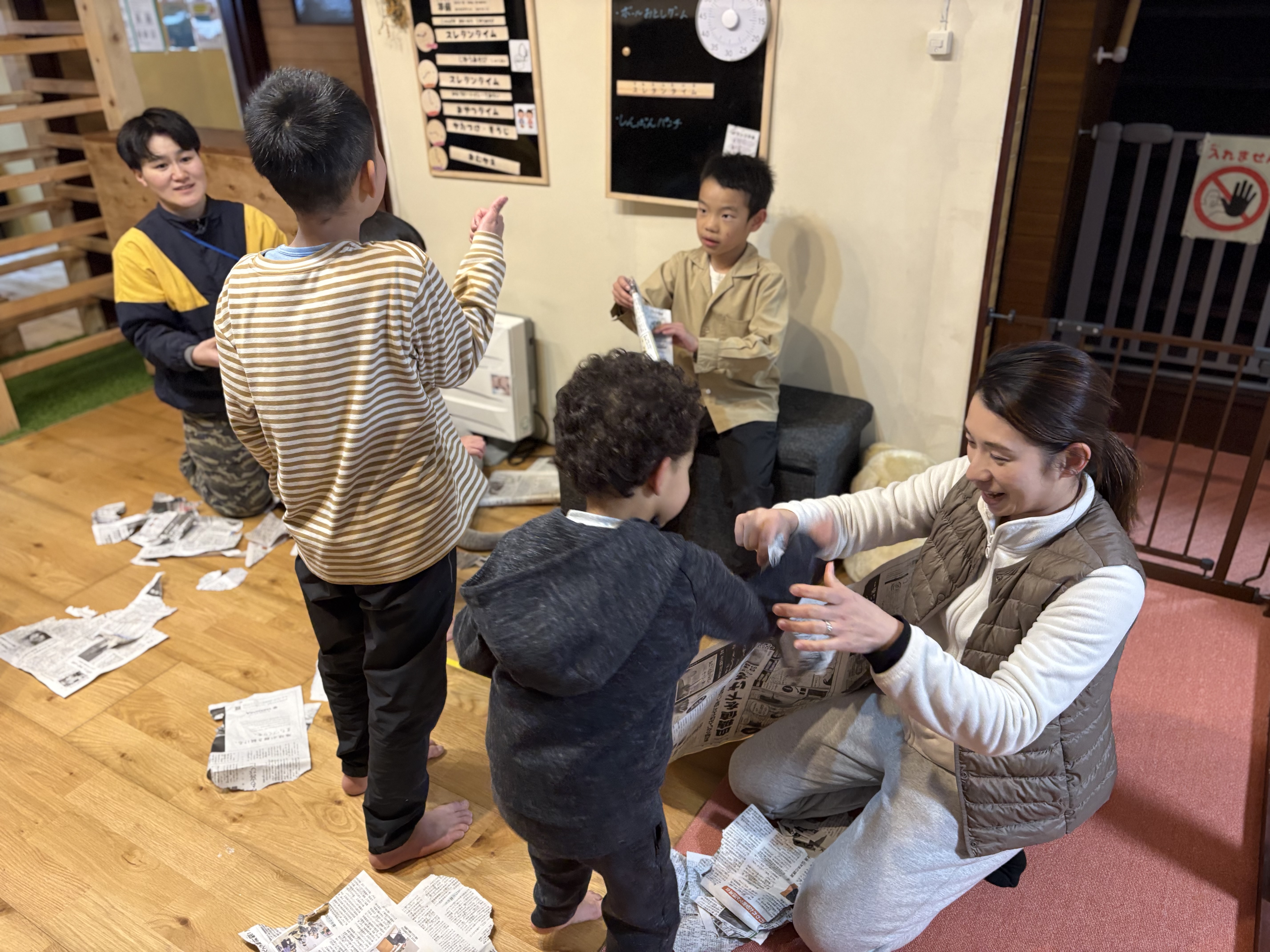 「狙いを定めて、ロックオン。」

ピンと張られた新聞紙の真ん中を、真っ直ぐに見つめる集中力の高い横顔。