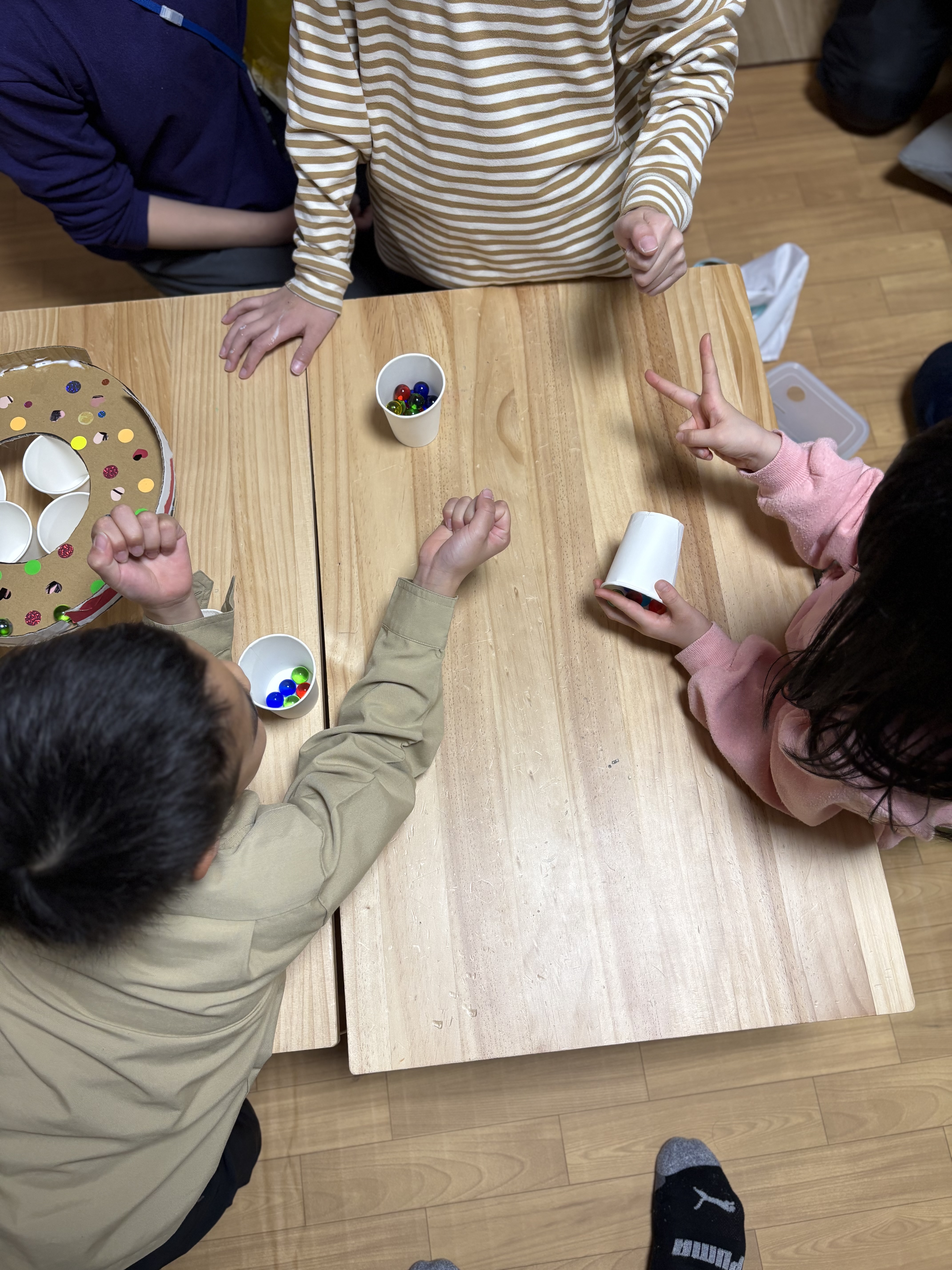 「納得して、待つ。」

負けても怒らず、「次は僕だね」と期待に目を輝かせながら座って待つ健健気な姿。