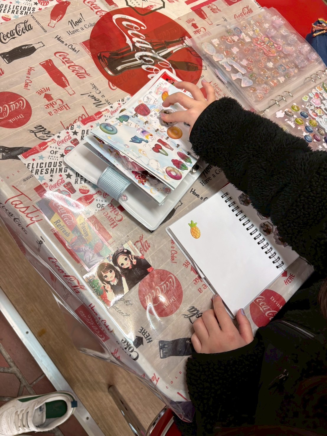 大盛り上がりの女の子たちの様子。