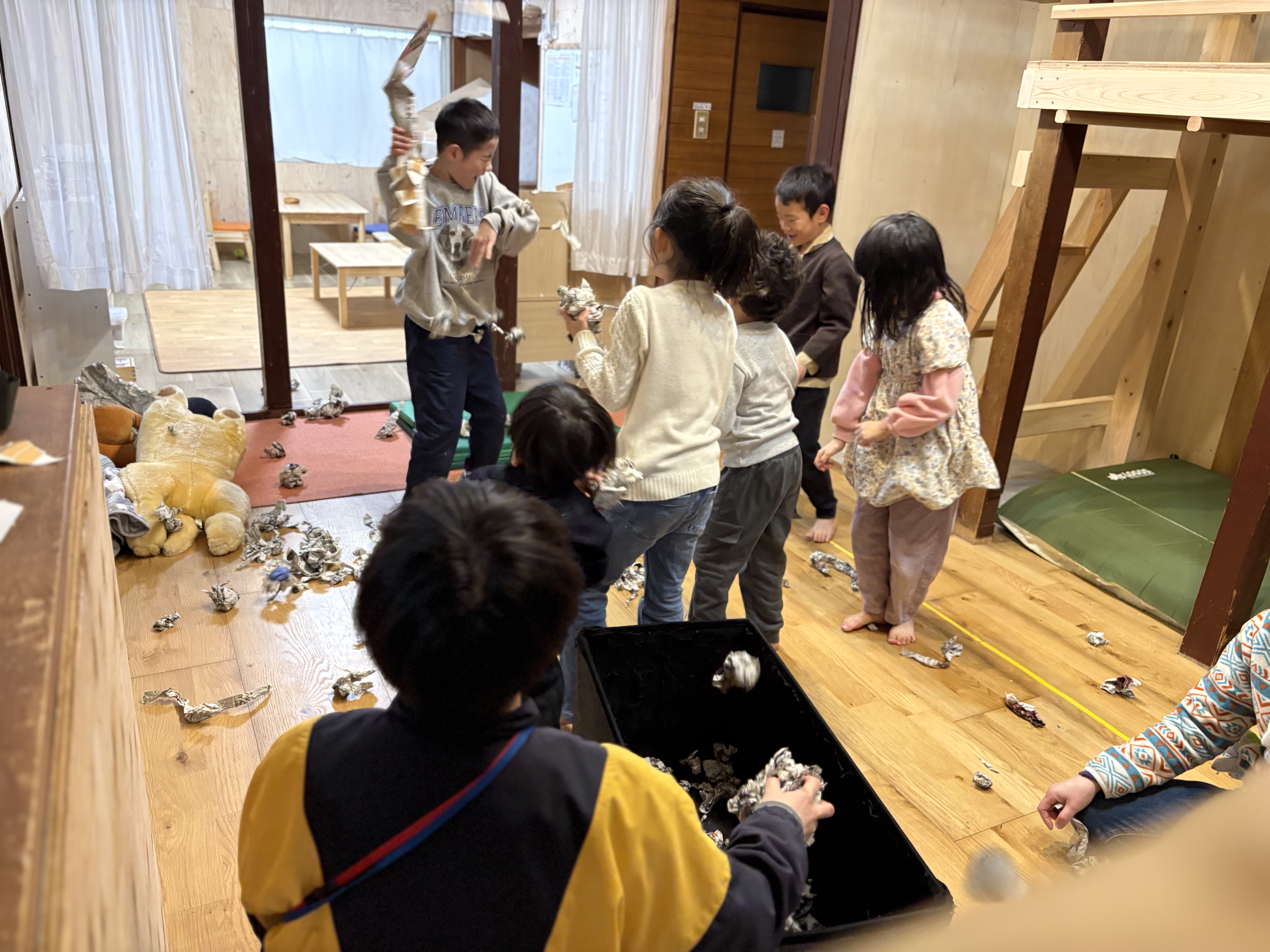 「二代目鬼の、全力アクト！」
前の子の演技を参考にしつつ、自分なりの「やられ方」を模索して倒れる新しい鬼の姿。