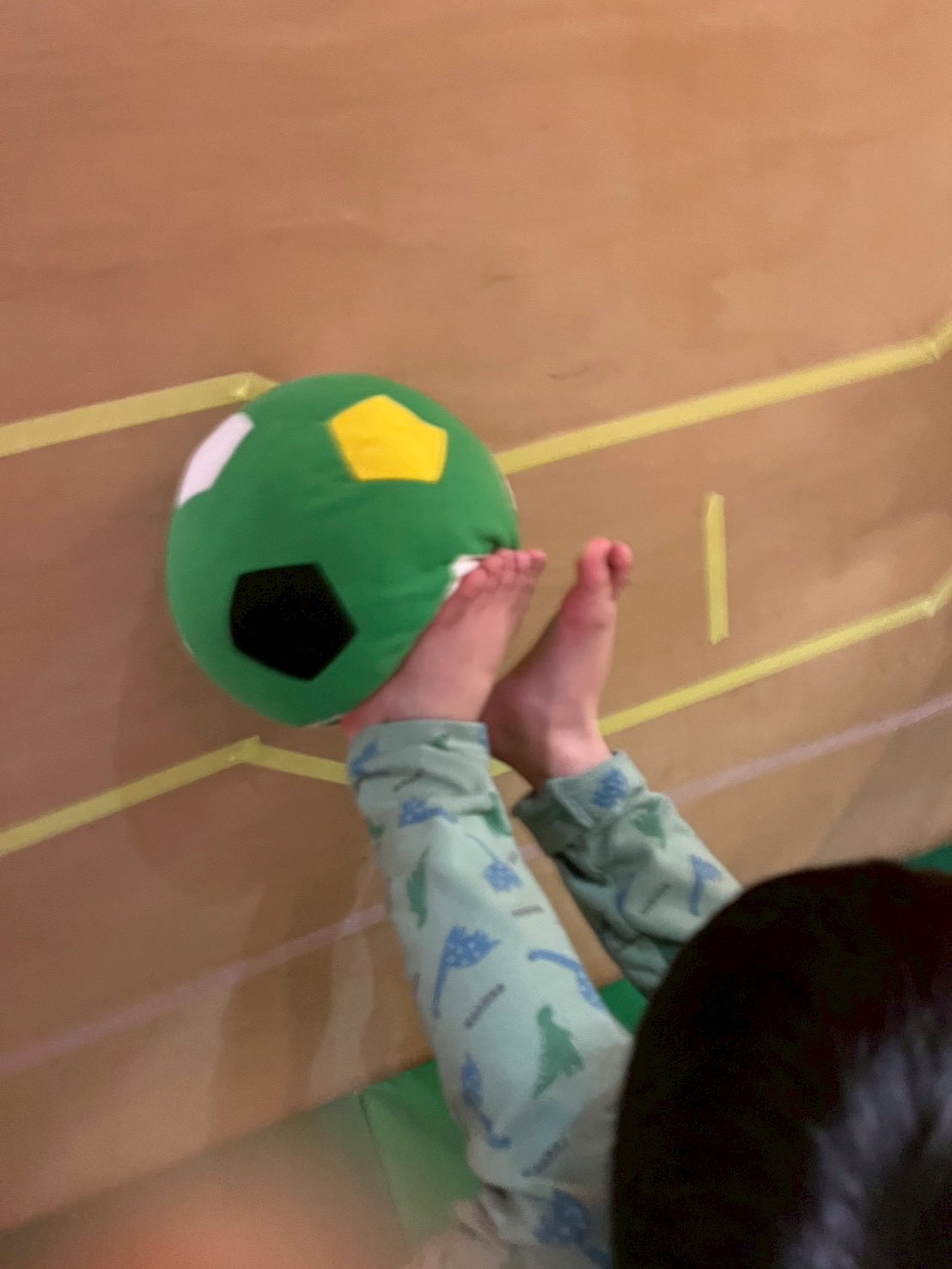 だんだん上手くなってきている。と自分でも自信がついてきた。片足でさせながら、ゆっくりと進んでいく様子。