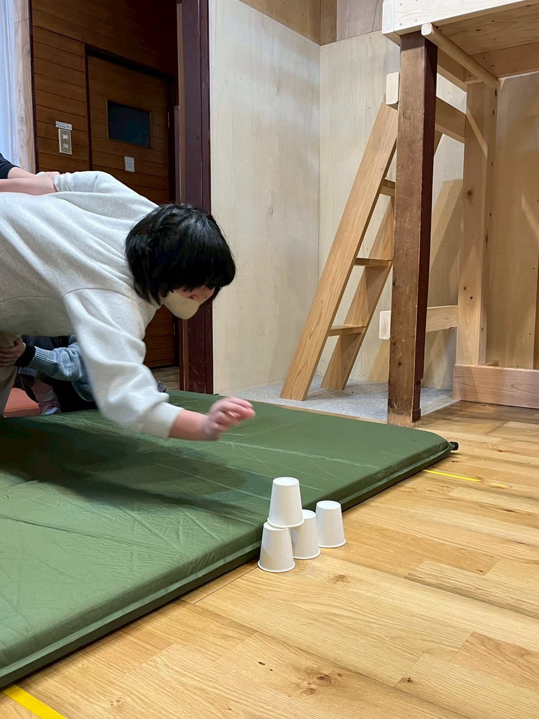 スタッフを信頼しているからこそ、体を投げ出して、限界に挑戦する姿。