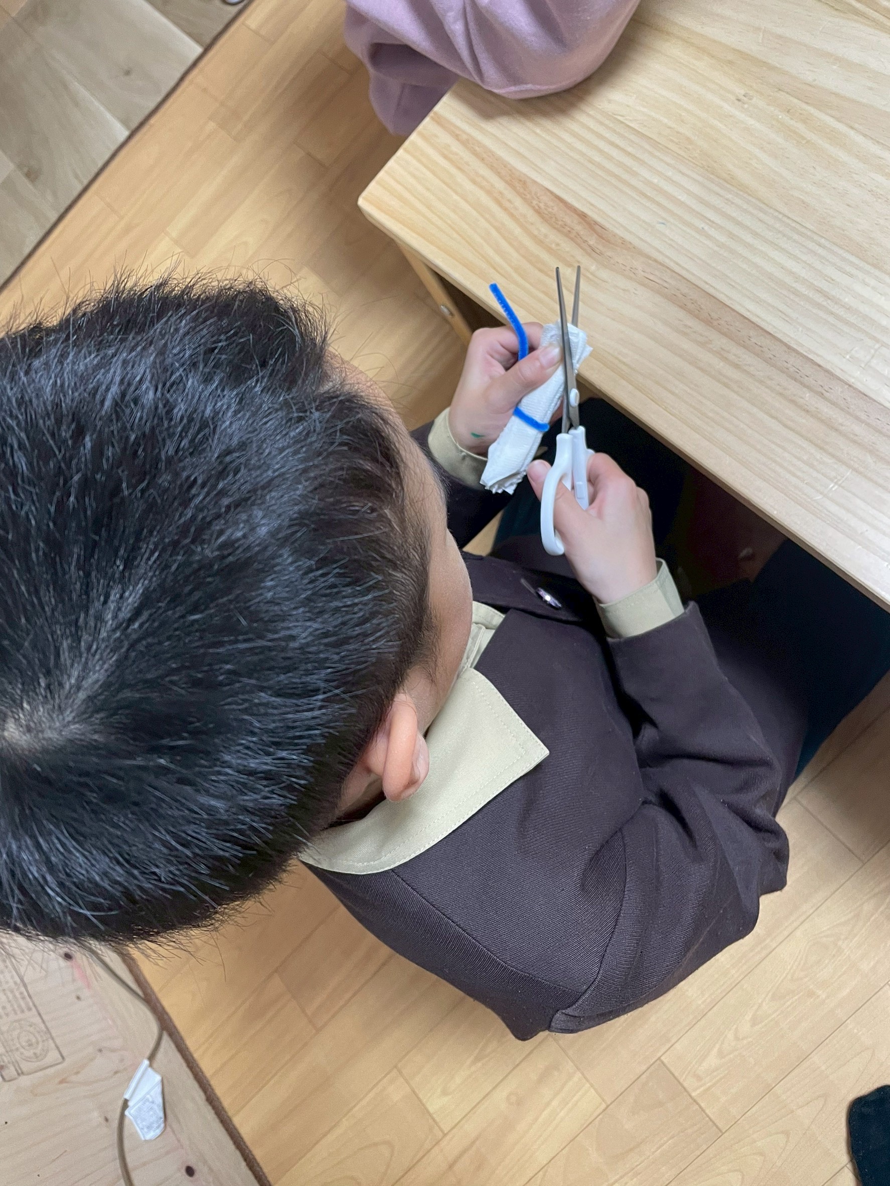 「お友達のデザインを、チラリ。」

「その色の組み合わせ、綺麗だね！」と認め合う、温かなコミュニケーション。