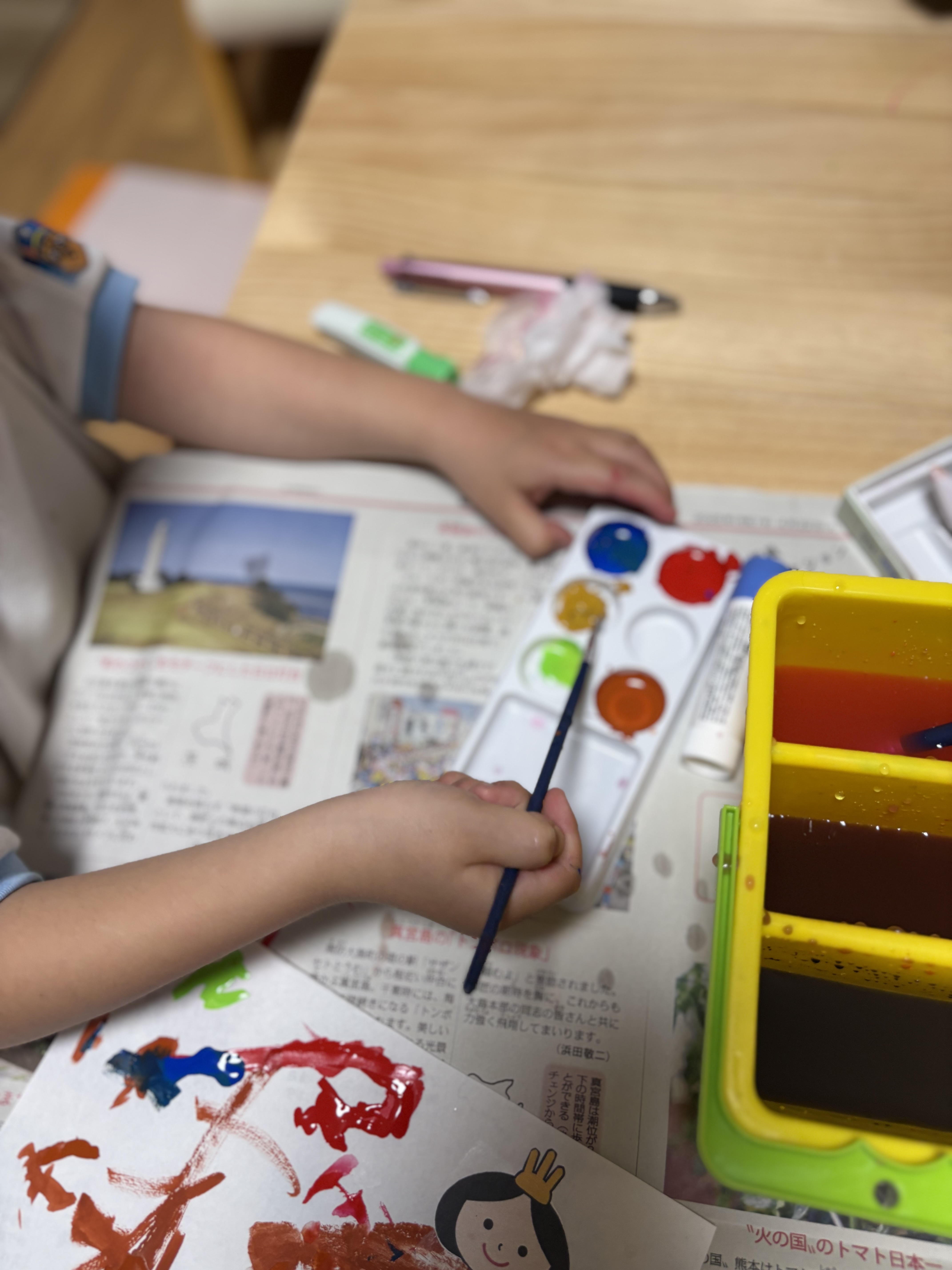 色んな絵の具を出して、僕はどのオロにしようかなと!!とワクワクする瞬間。