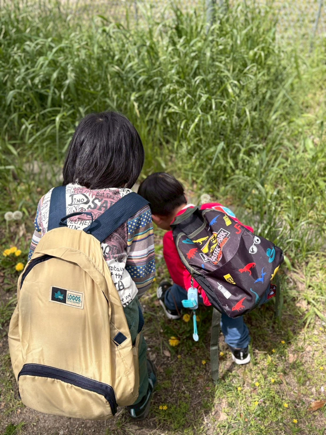 「日向ぼっこで、心の充電完了。」

広い空の下、少し疲れたらベンチで一休み。お日様の光を浴びて、エネルギーチャージ！