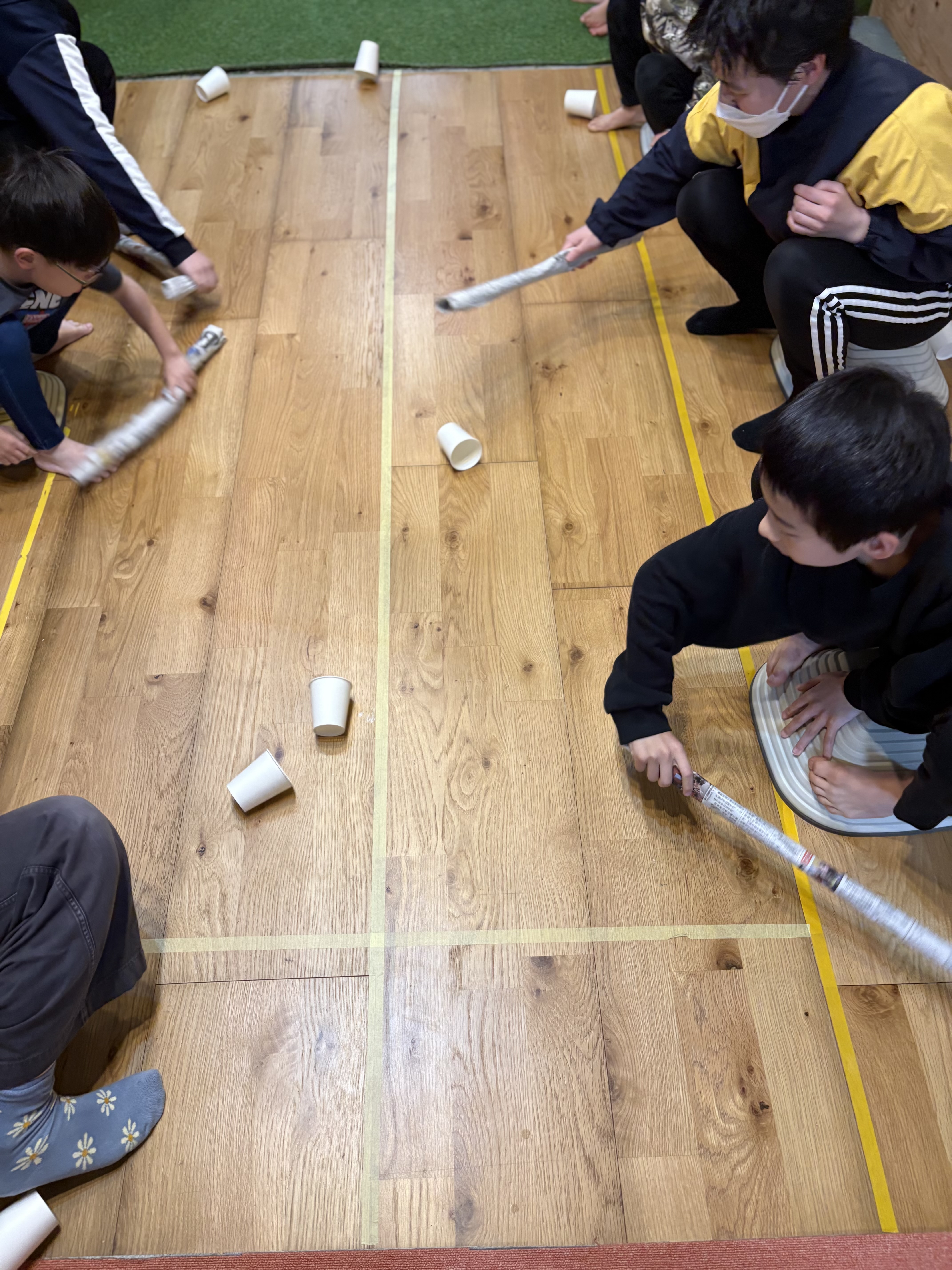 「あ、バランスが……！踏ん張る足。」

体がぐらつきそうになり、思わず足の指先に力が入る「固有受容覚」の刺激シーン。