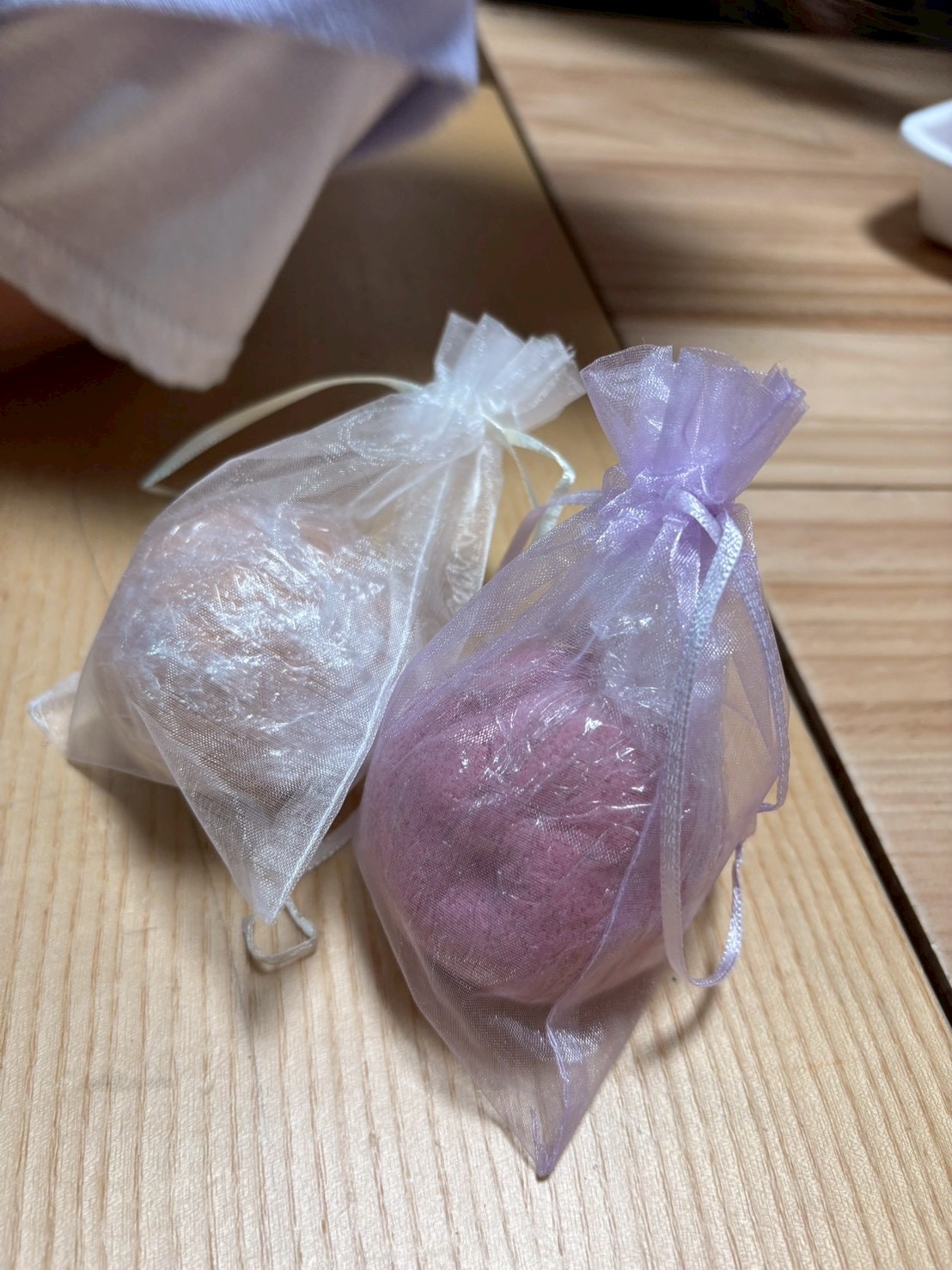 「ラッピングも、自分たちで。」

完成品を袋に入れ、リボンを結ぶ。誰かへのプレゼント（社会性）を意識した作業。