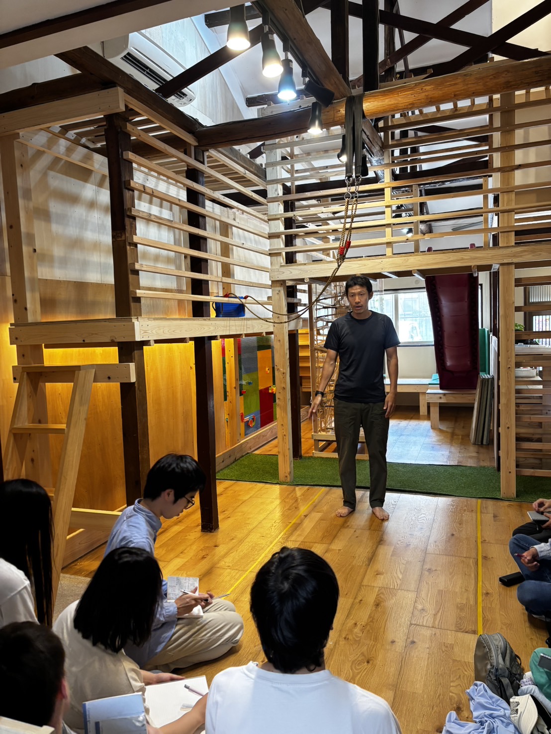 「ようこそ！1年ぶりの再会と新しい出会い。」

スレタンハウスの玄関で、みらいずワークスの皆さんをスタッフ全員が笑顔で迎える、温かな交流のスタート。