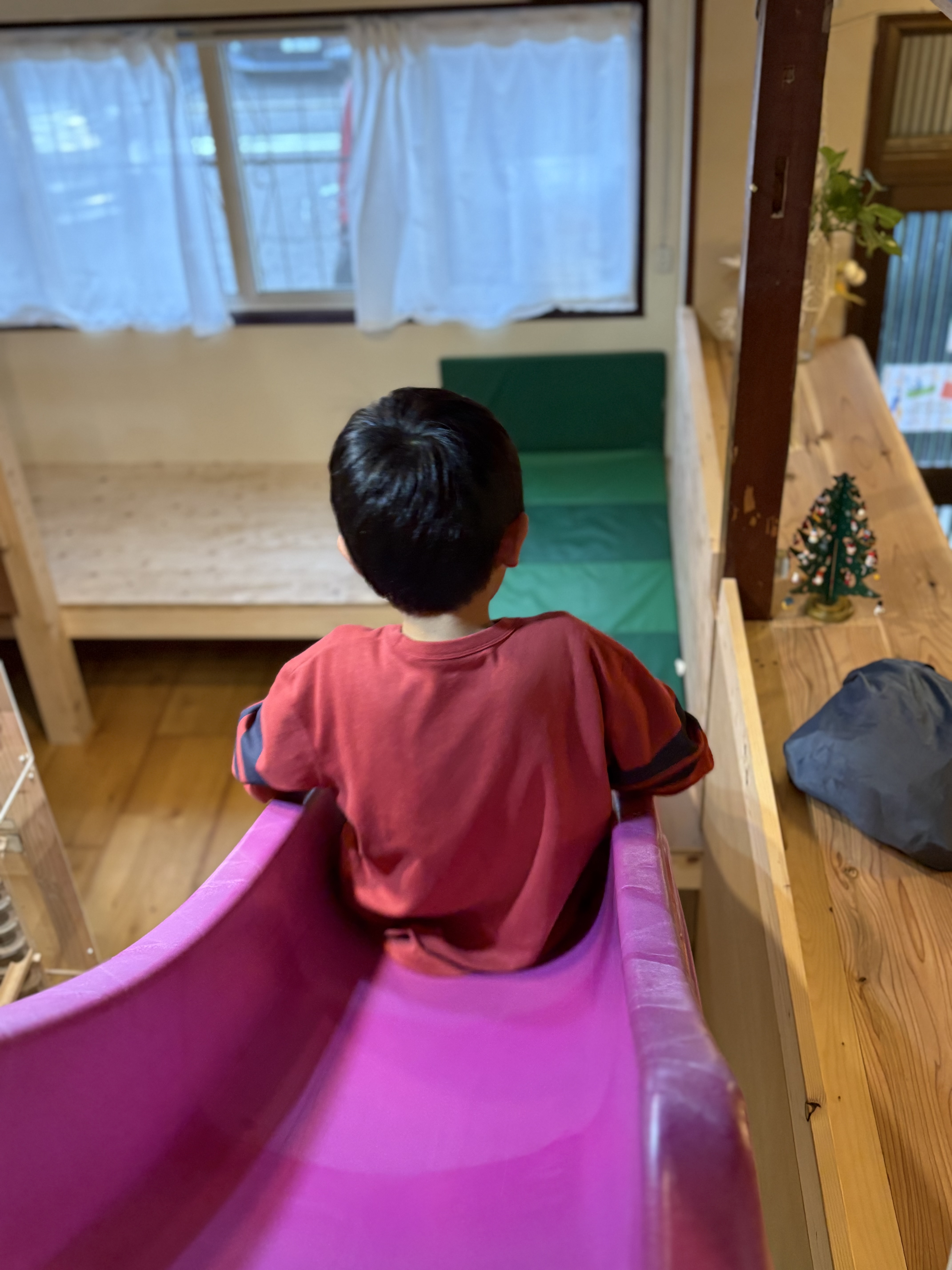 「逆さま」になると頭が良くなる！？🤸‍♂️スレタンハウス流・『集中力スイッチ』の入れ方💡✏️