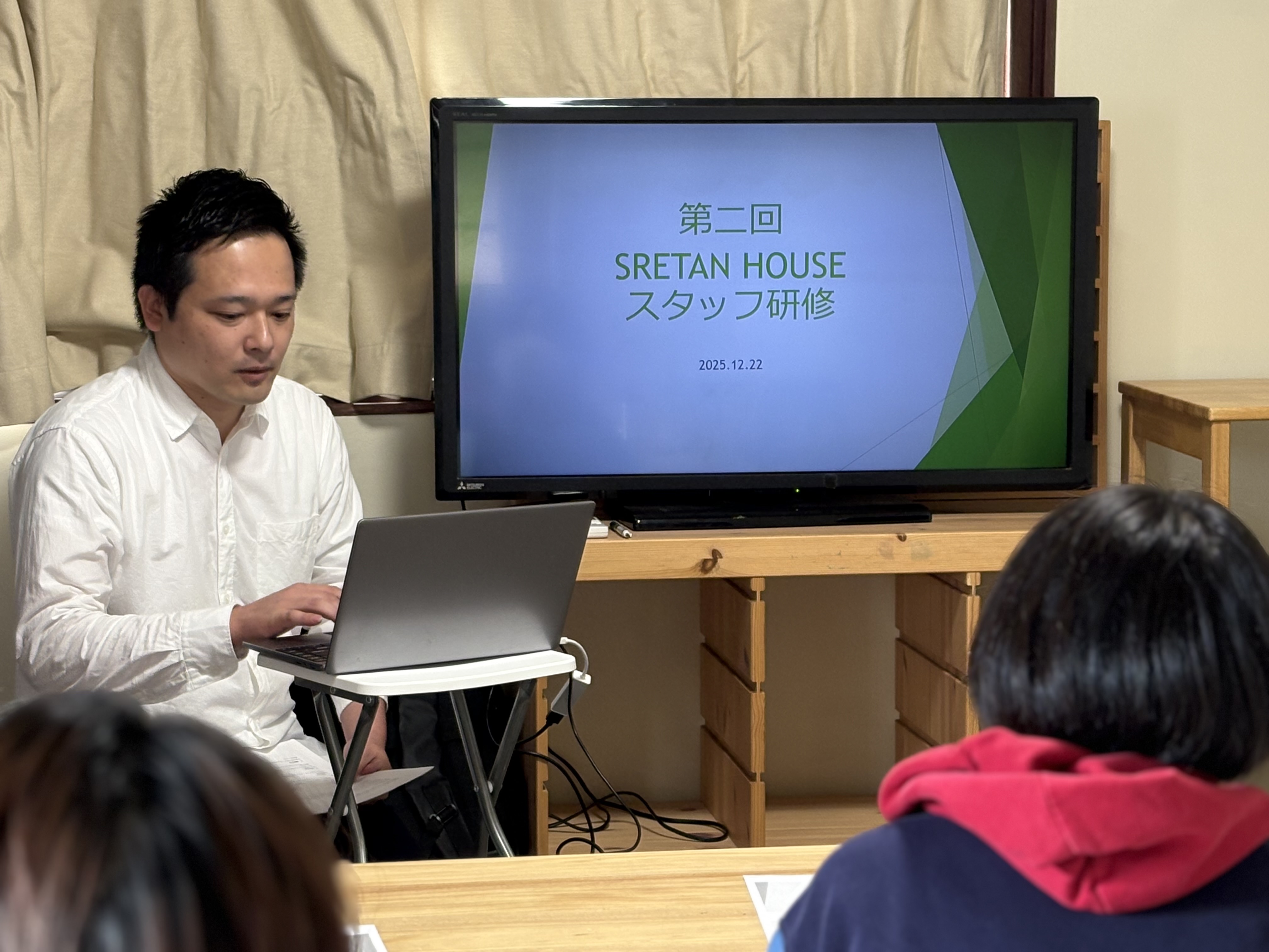 🚀✨ 知識は、子どもたちの未来を守る力になる。 福祉20年のプロ・大﨑さんに学ぶ「社会資源」活用研修！🤝🔥