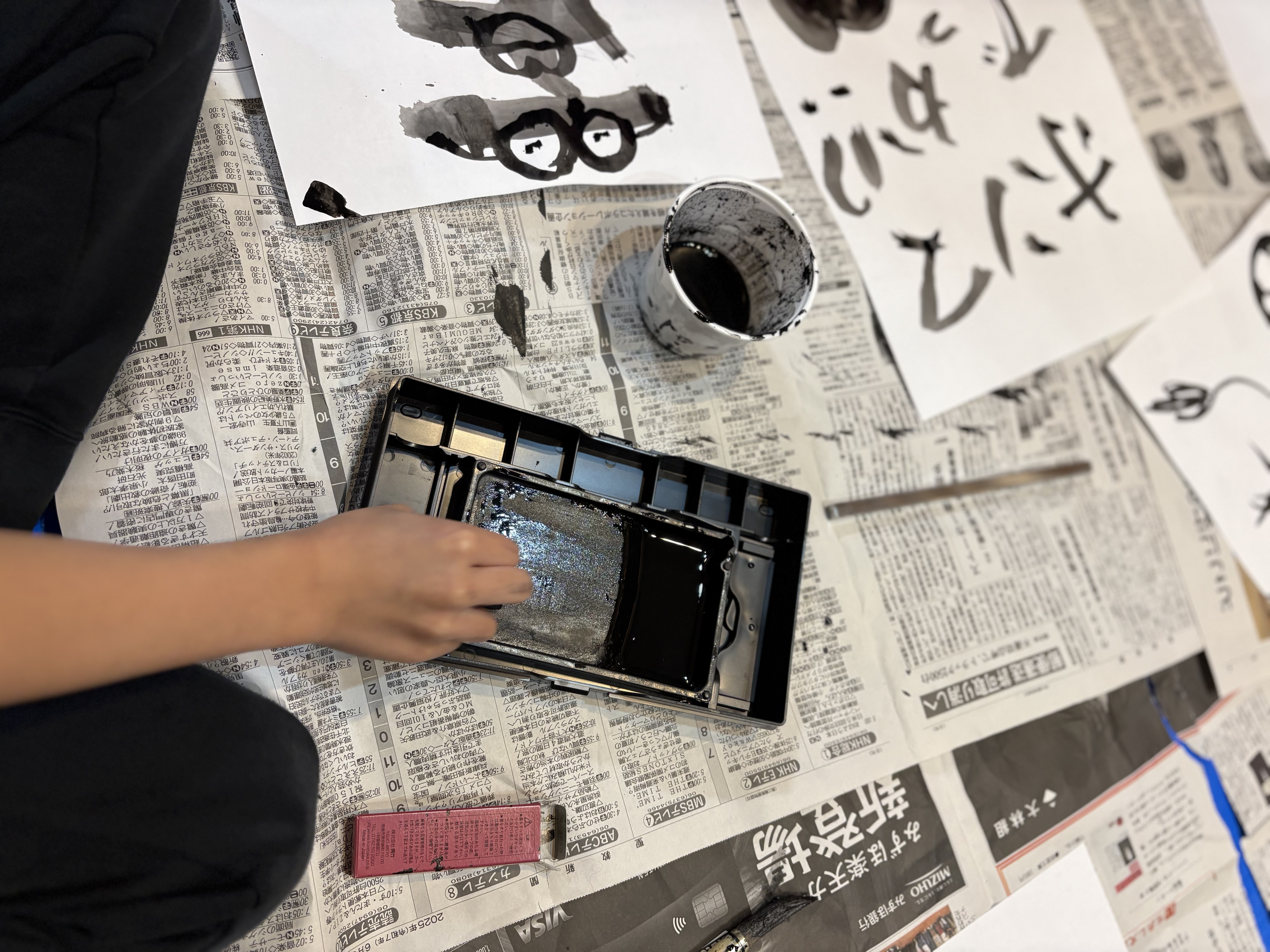 🖌️🔥 墨汁が躍る！心が叫ぶ！スレタンハウス「書道アート」で個性が爆発した日。✨🎨