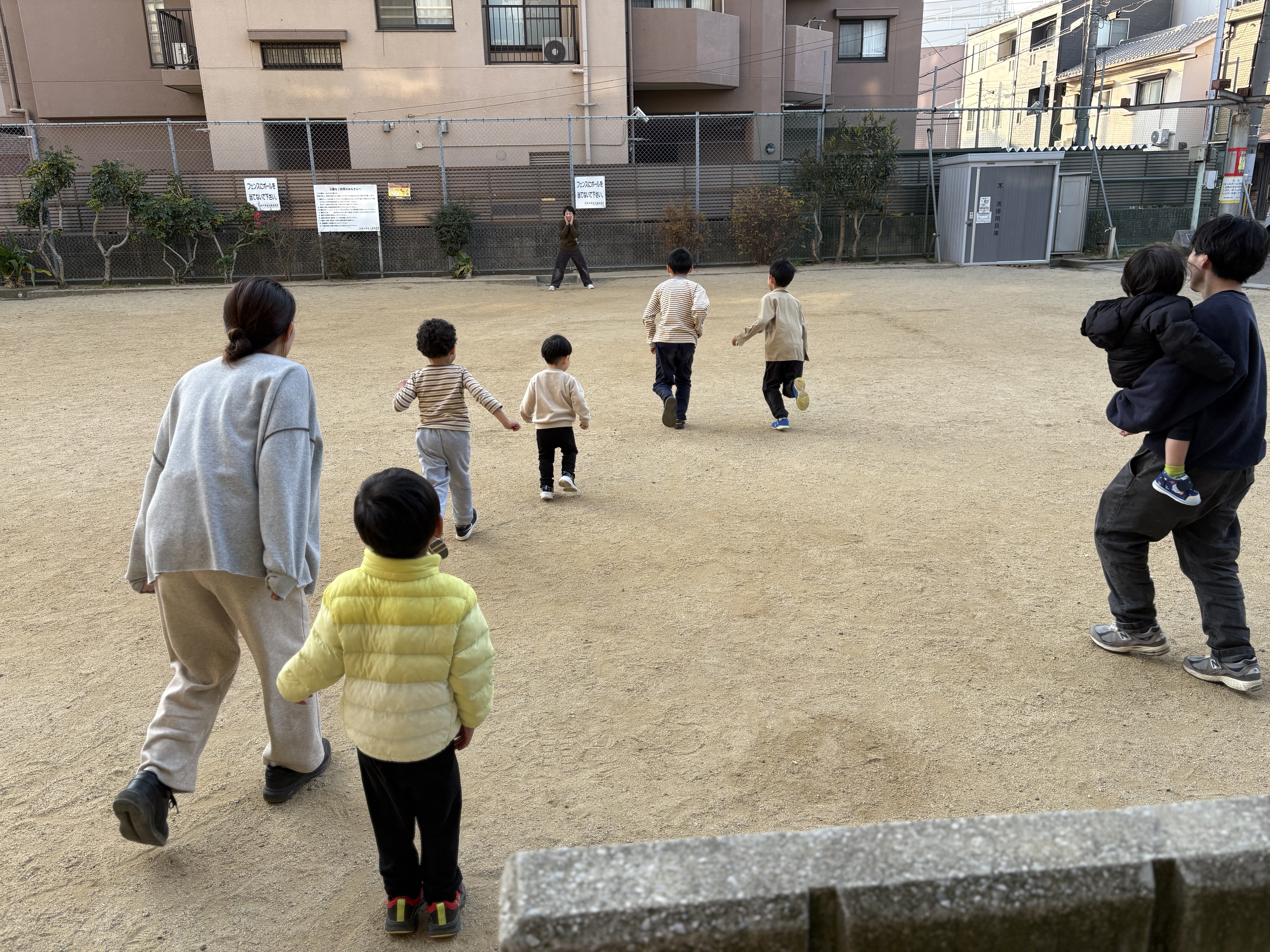 🛑止まったら負け！？予測不能の「進化系だるまさんが転んだ」で、砂埃が“勲章”になった日。🎖️🤣