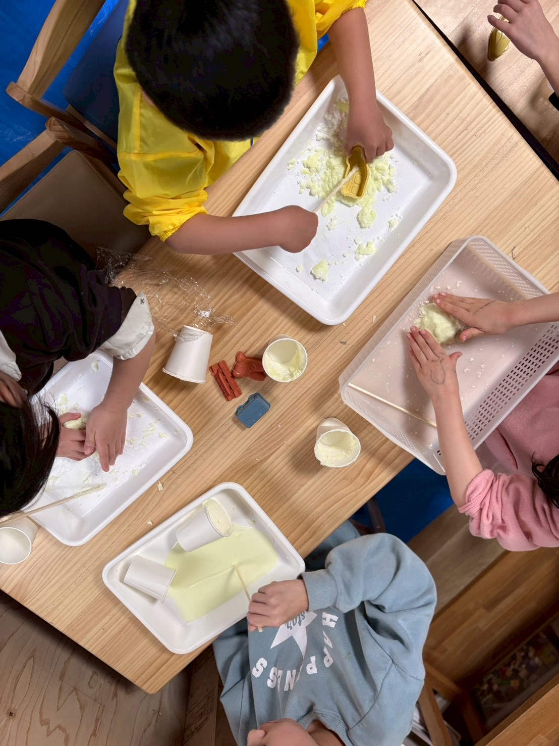 🍧✨ 魔法の「とけないシャーベット」開店！“初めて”が苦手だった子の心をおいしく溶かした、驚きの感覚遊び体験レポート🌈🏠