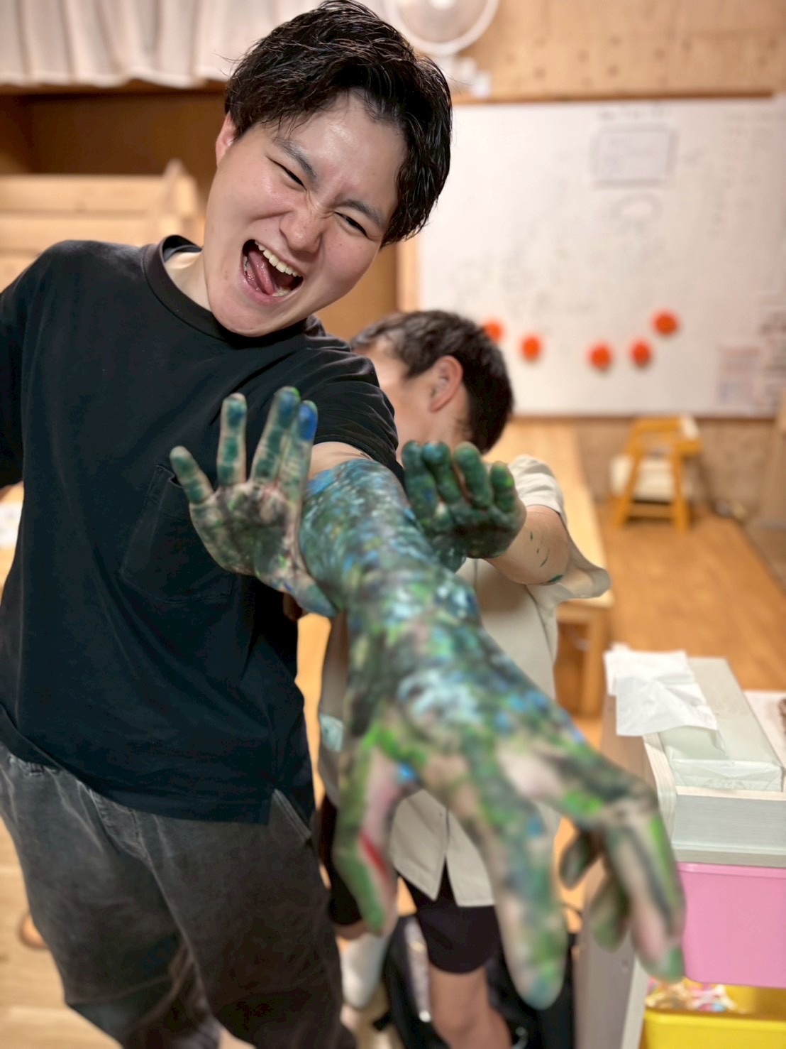 🦋 色とりどりの個性爆発！絵の具で作る、世界に一つだけの不思議な蝶々 🎨✨