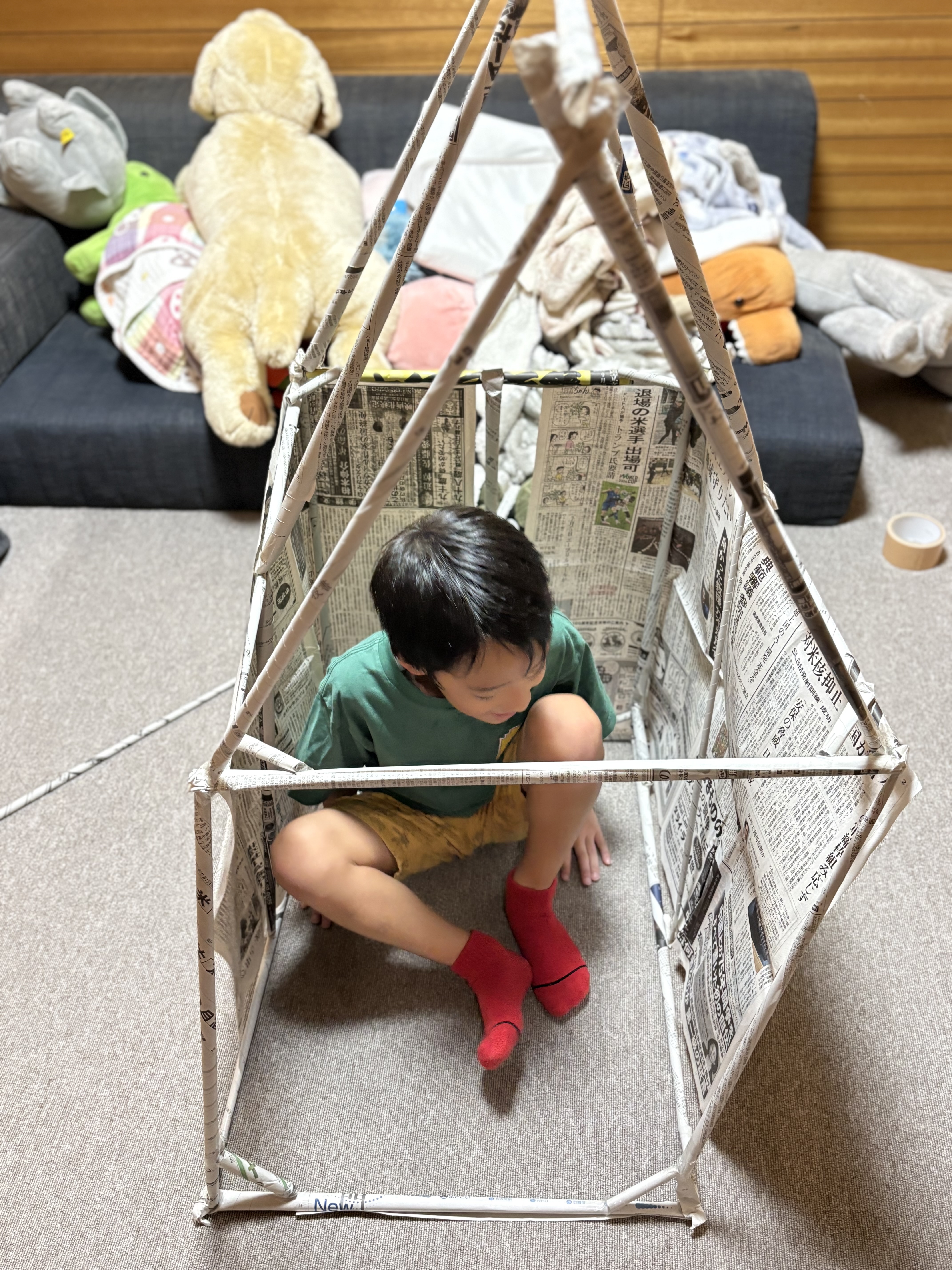 みんなでつくろう！新聞紙でつくる大迫力の秘密基地🏠✨