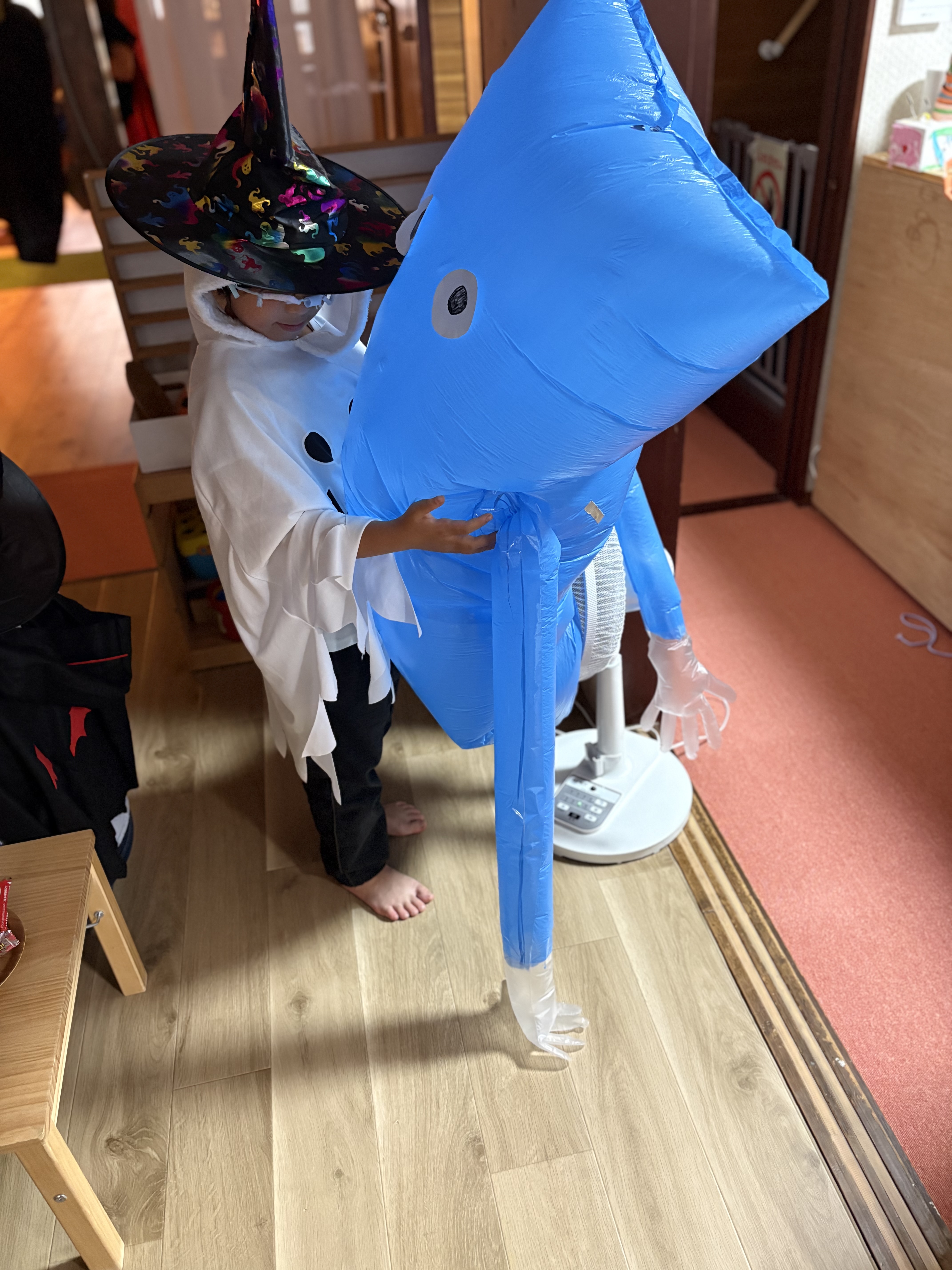 🎃「今日みんなでハロウィンやろう！」お家からお気に入りの衣装を持参✨一足お先に大盛り上がりの仮装パーティー！👻✨